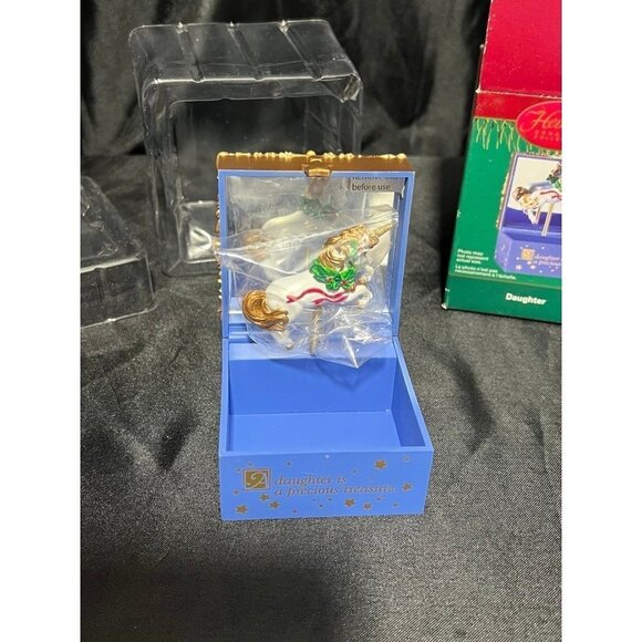 Vintage Carlton Cards “Daughter” Unicorn Heirloom Trinket Box - Picture 4 of 9